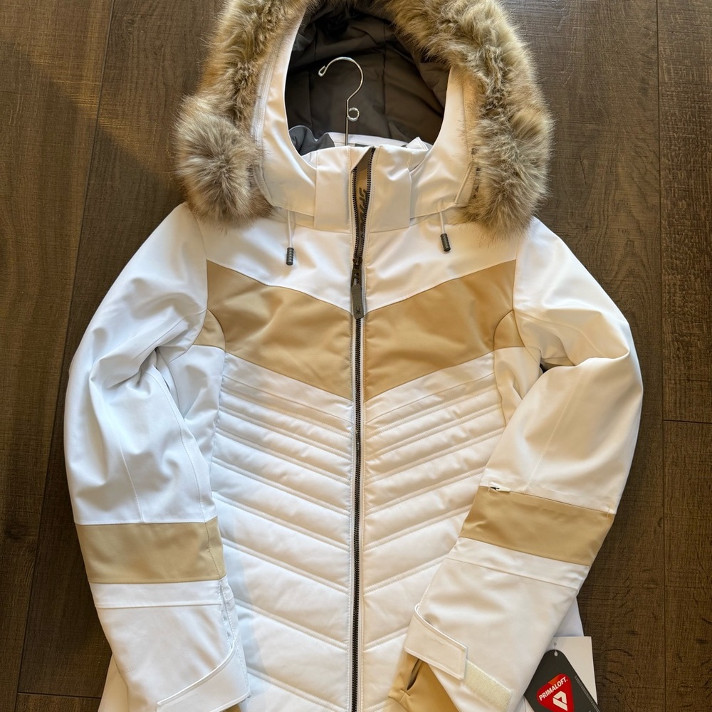 Brand New Spyder Women's Primrose Ski Jacket with Fur Hood and tags
